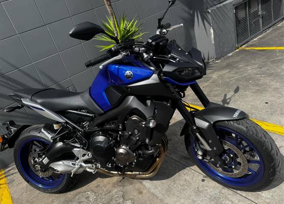 YAMAHA MT-09 